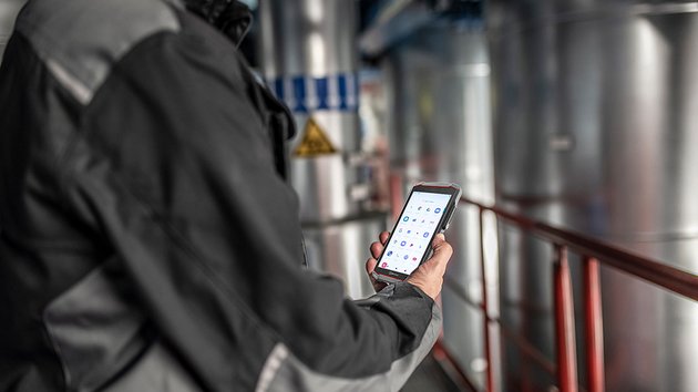 IS540.1 - worlds first 5G smartphone for ex areas