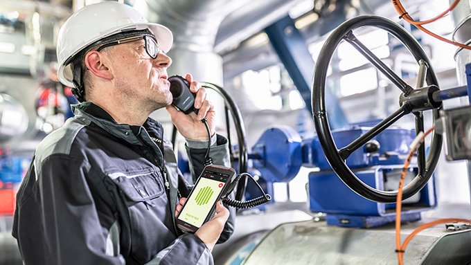 5G Smartphone IS540.1 mit PTT Lösung im Einsatz innerhalb der ATEX IECEx Zone 1/21